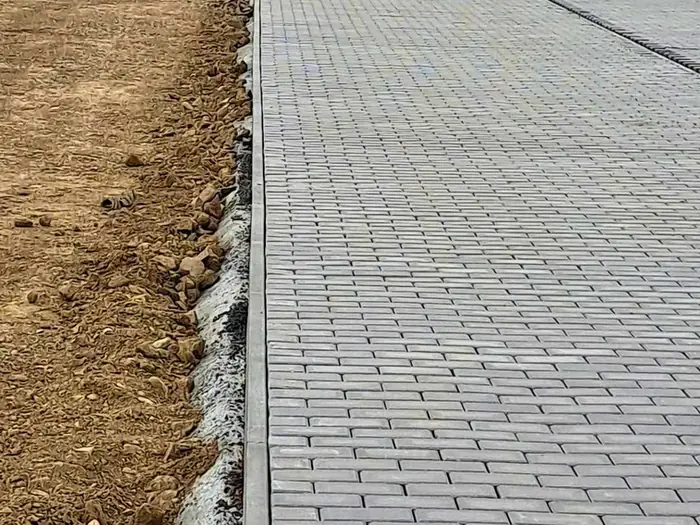 Zámková dlažba a obrubníky