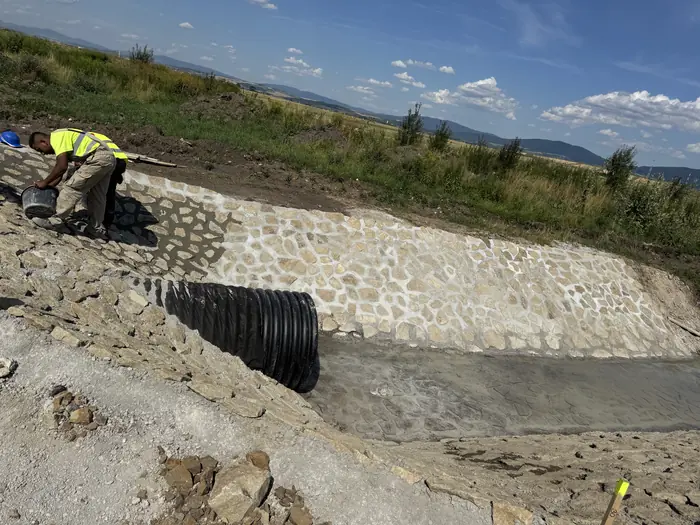 Opevnenie priepustu a koryta